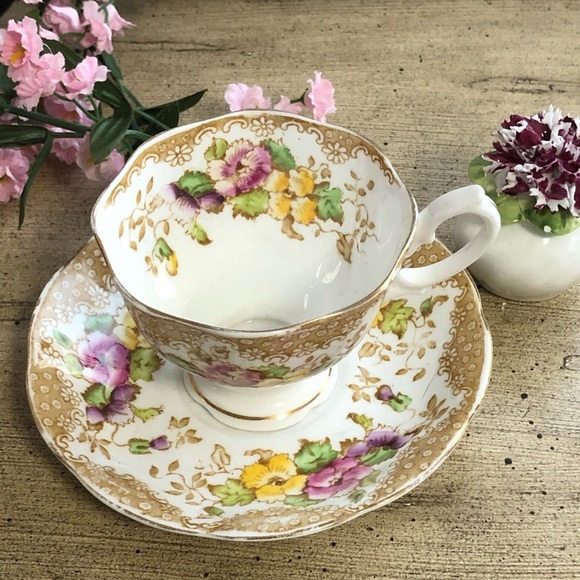 Vintage Royal Albert Crown China “Lovelace” Teacup & Saucer 1930c - Picture 2 of 8